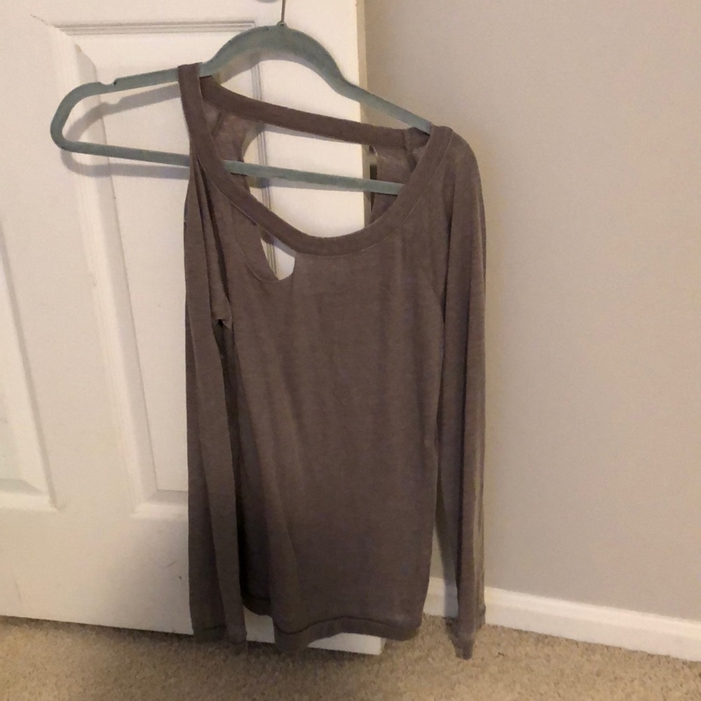 Chaser open shoulder cut out long sleeve shirt